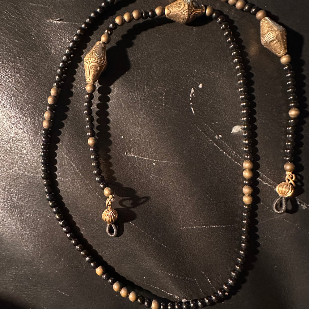 Vintage glasses chain with brass and black beads