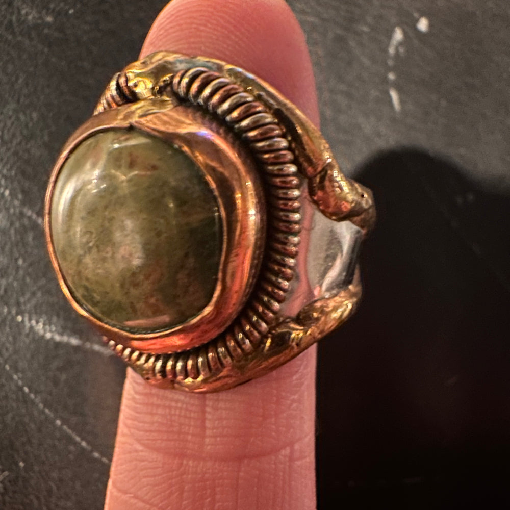 Vintage aventurine cuff ring