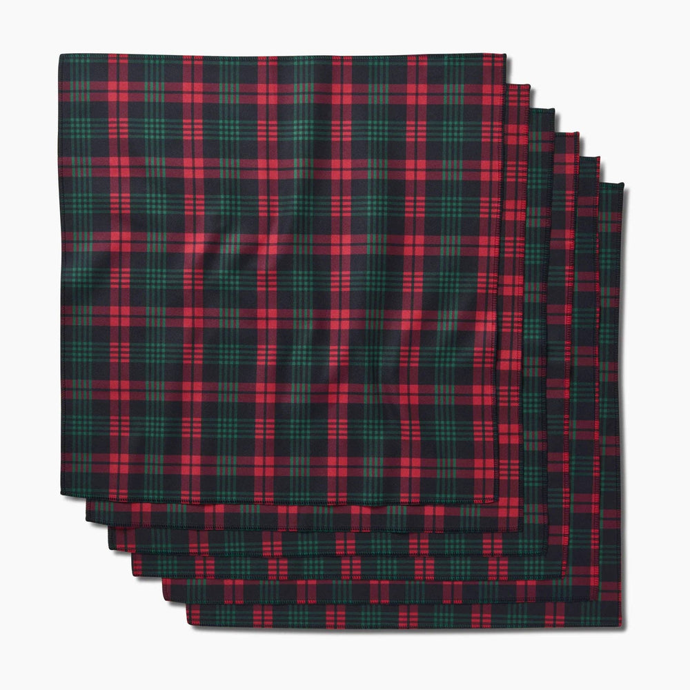 Very Merry Plaid Dinner Napkin Set