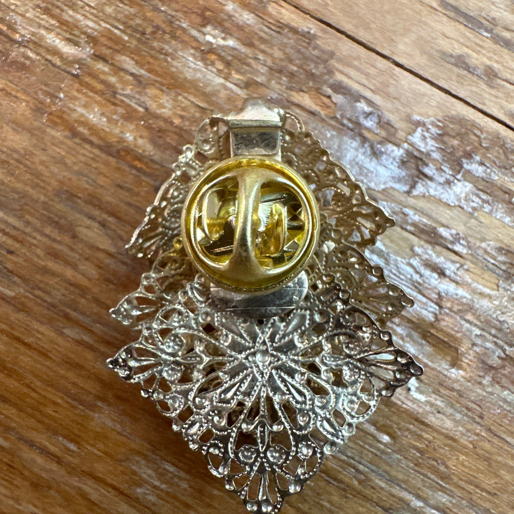 Vintage gold filigree pin