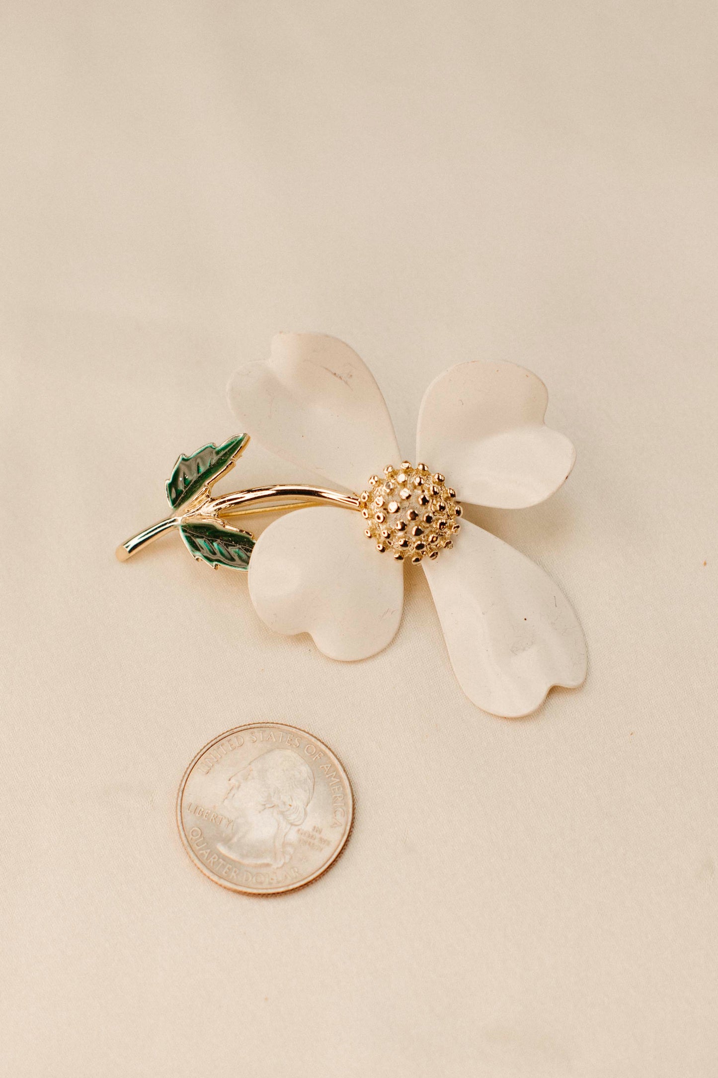 Vintage 1960s White Flower Brooch