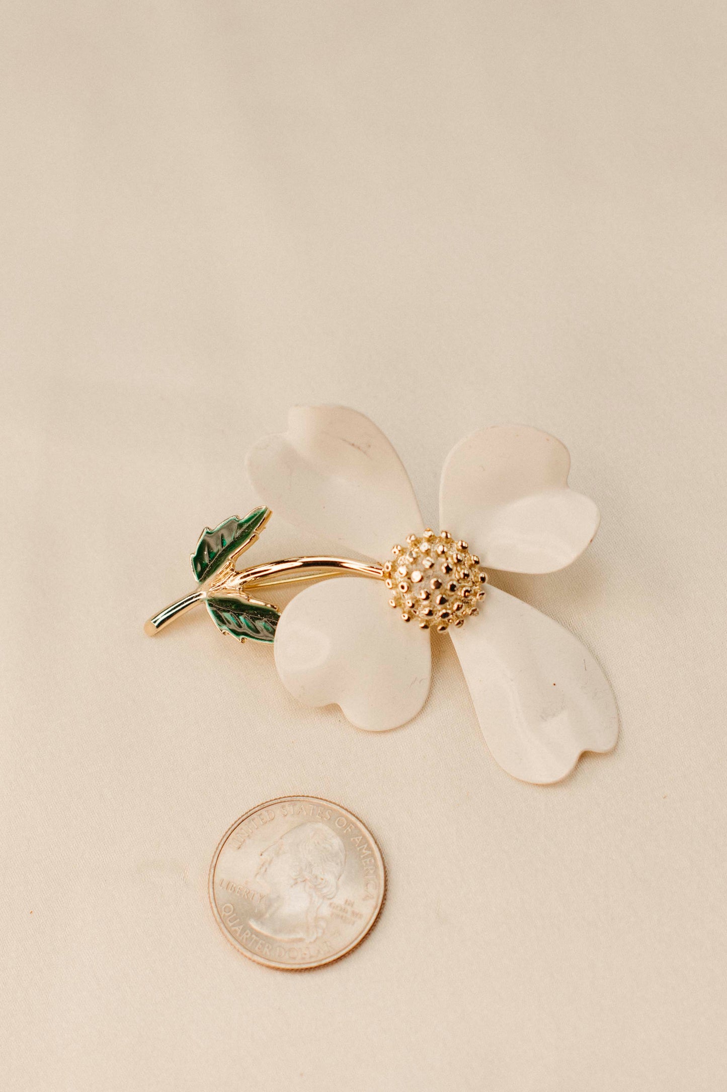 Vintage 1960s White Flower Brooch