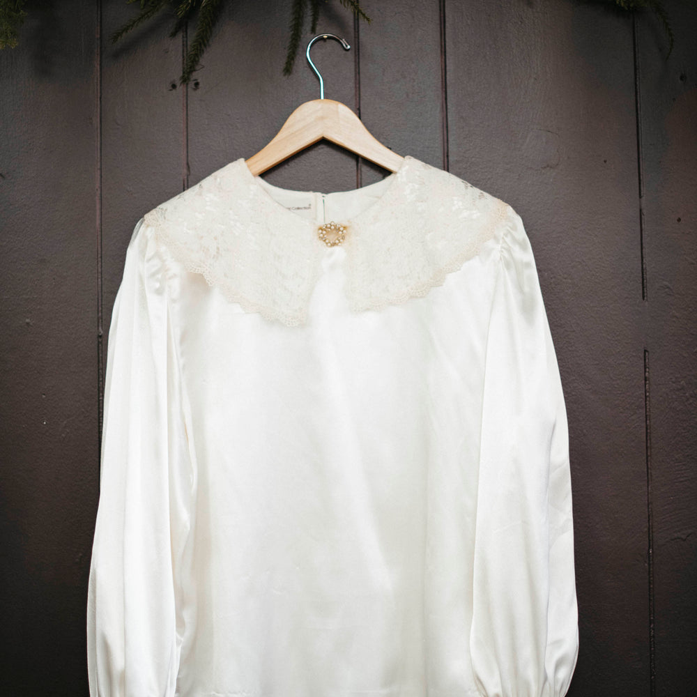 Mode Edit: Vintage White Satin Blouse with Lace Collar and Circle Pearly Brooch