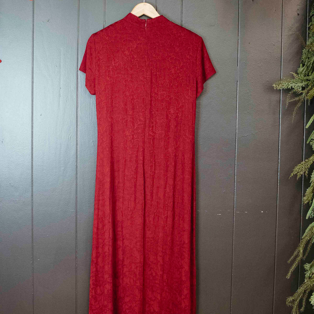 
                      
                        Mode Edit: Pre-Loved Burgundy Dress
                      
                    