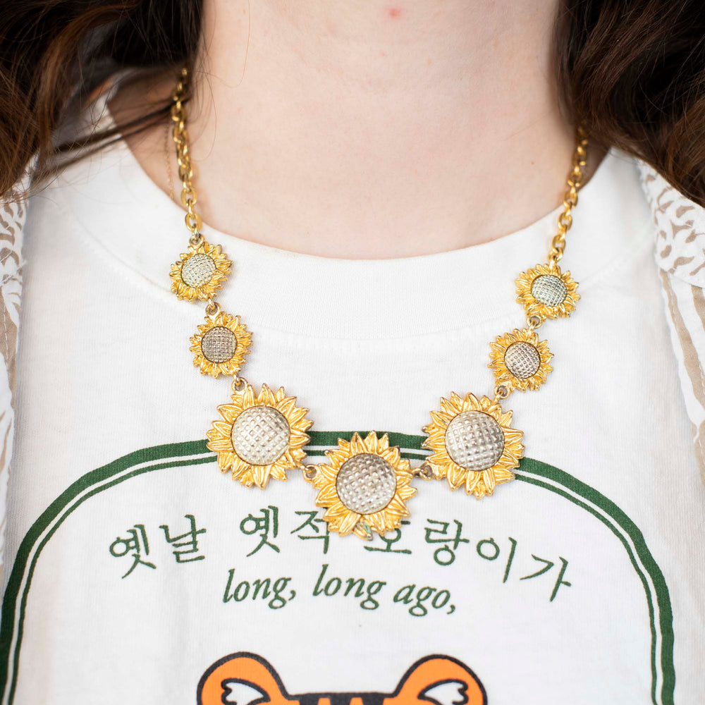 
                      
                        Vintage Sunflower Statement Necklace – Golden Bloom
                      
                    