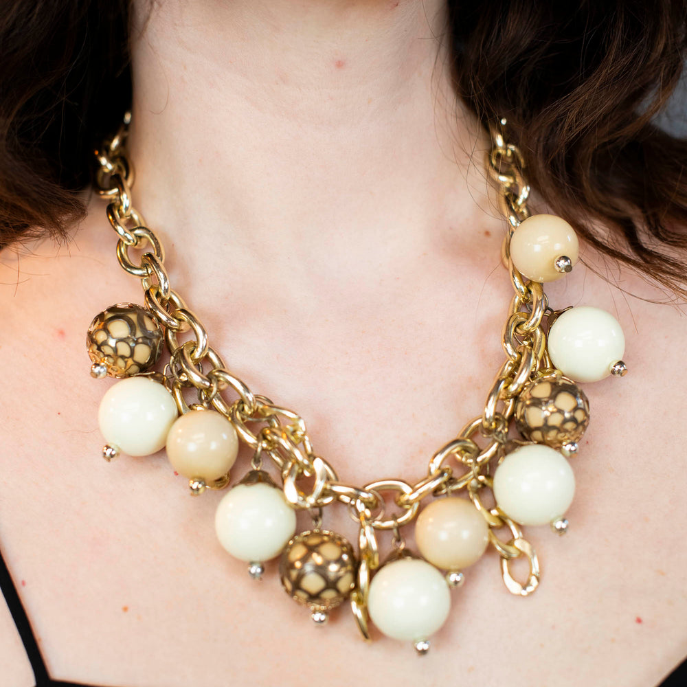 
                      
                        Vintage Chunky Gold Chain Bauble Necklace
                      
                    