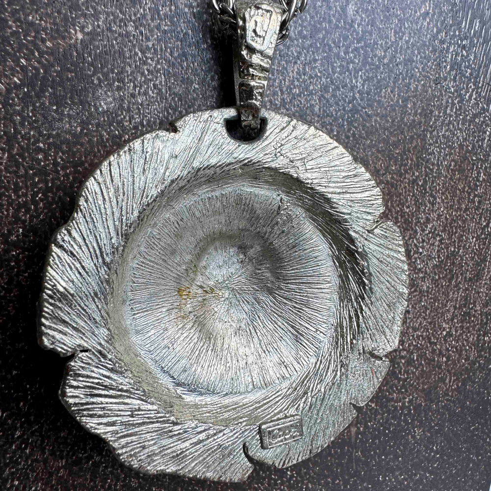 
                      
                        Vintage Silver Medallion Necklace – Timeless Greek Revival
                      
                    