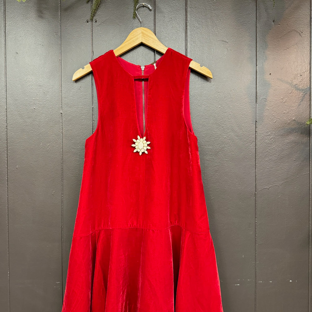 Mode Edit: Vintage Red Velvet Holiday Dress with Brooch