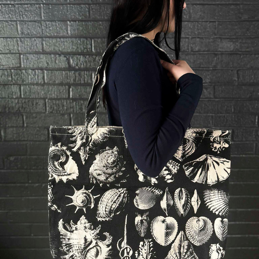 
                      
                        Zippy Jetsetter Tote
                      
                    