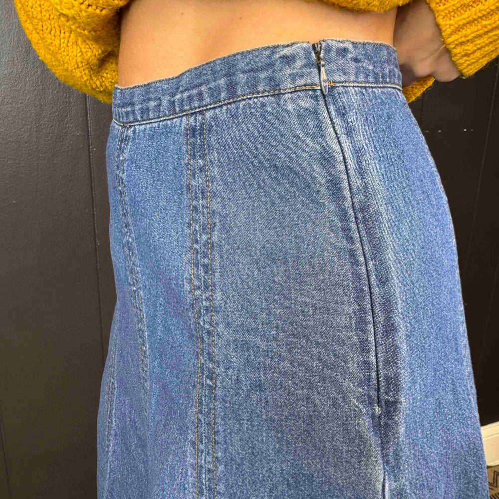 
                      
                        Vintage Bonjour Denim Skirt - Size 6
                      
                    