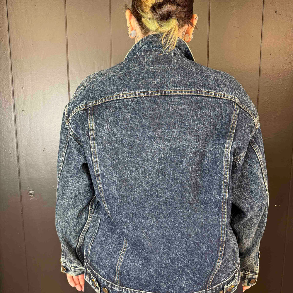 
                      
                        Vintage Levi's Blue Unisex Denim Jacket - Size M
                      
                    