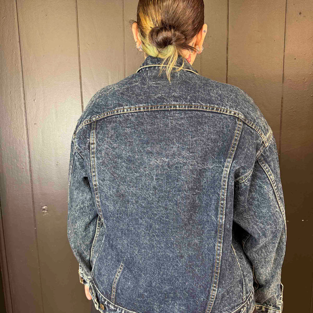 
                      
                        Vintage Levi's Blue Unisex Denim Jacket - Size M
                      
                    