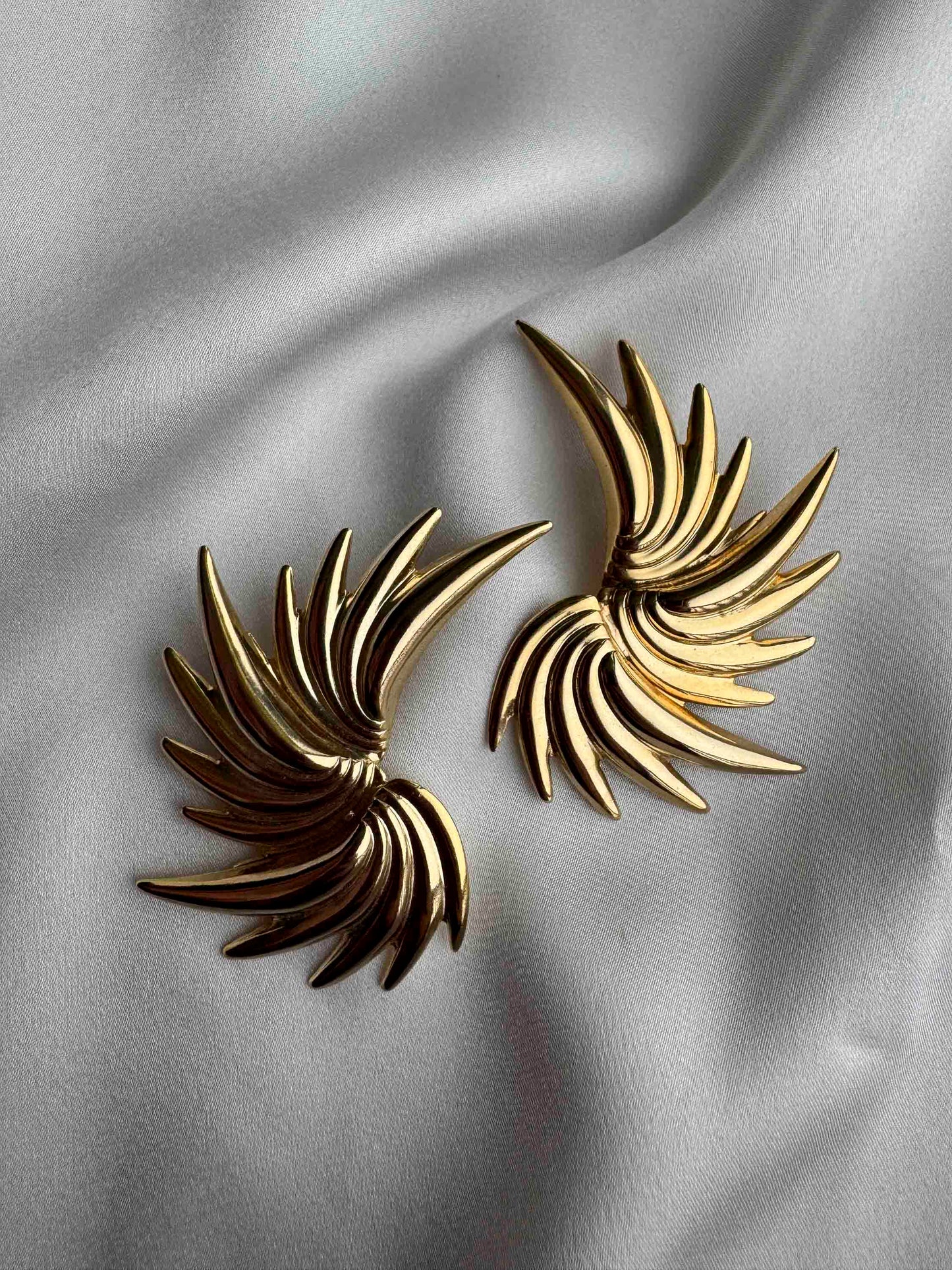 Vintage Gold Statement Earrings – Sculptural Wing Design