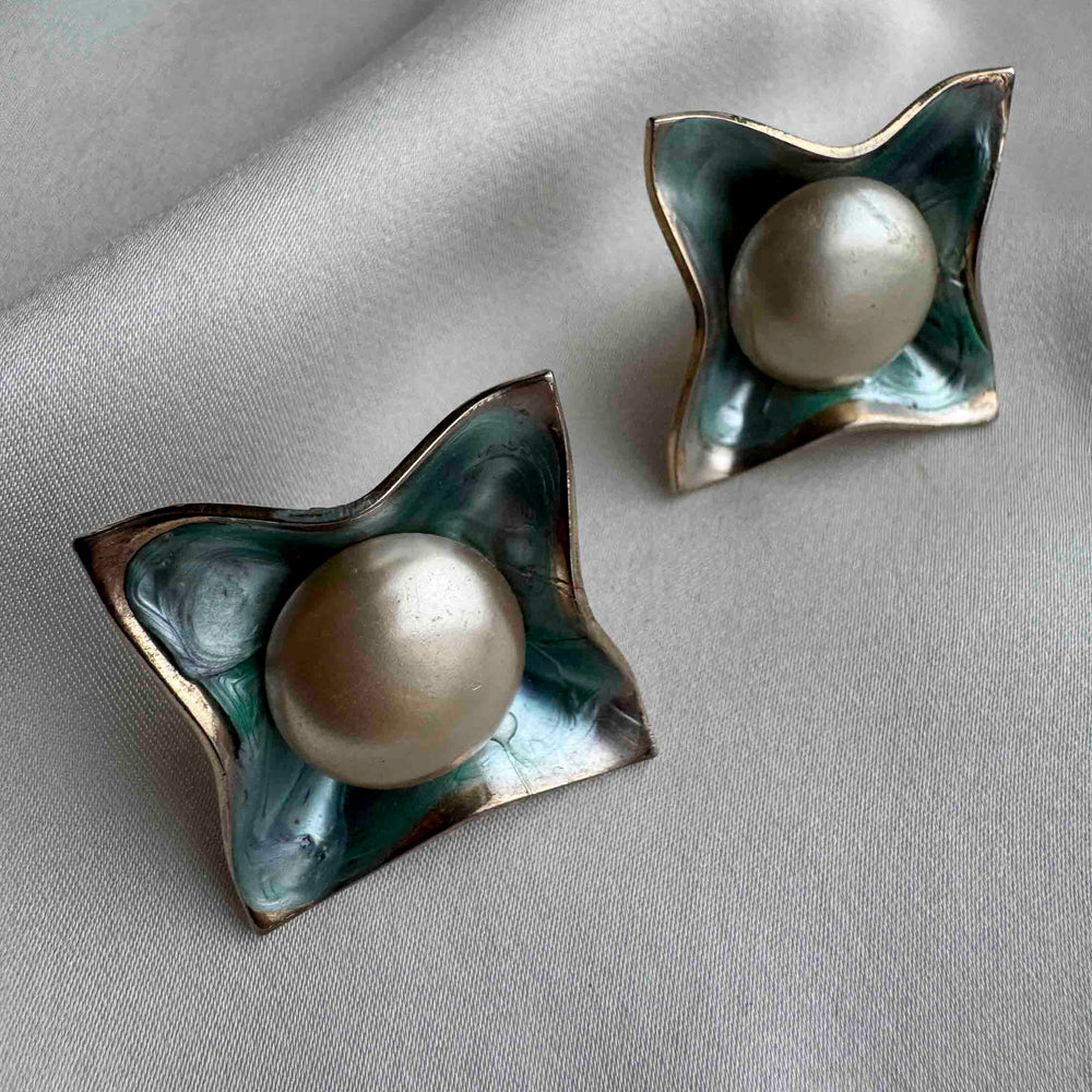 Vintage Enamel & Pearl Earrings – Abstract Floral Design