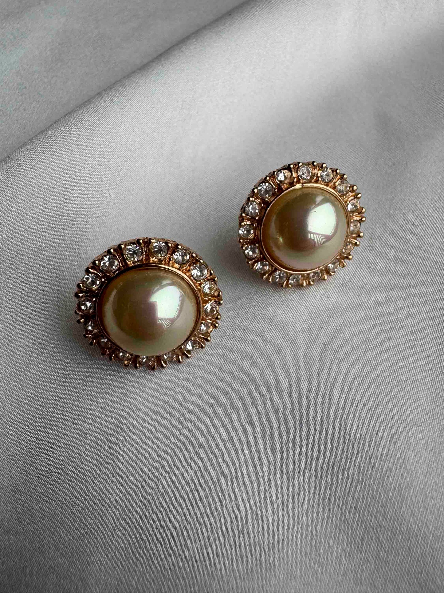 Vintage Faux Pearl & Rhinestone Earrings – Classic Elegance