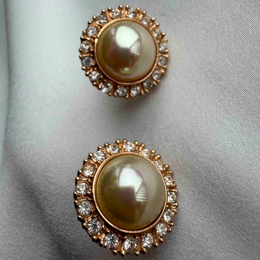 
                      
                        Vintage Faux Pearl & Rhinestone Earrings – Classic Elegance
                      
                    