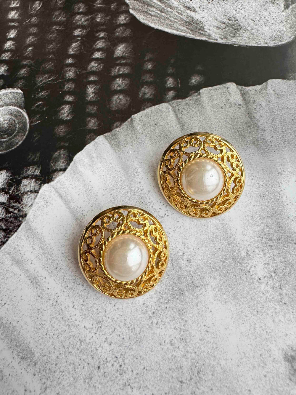 Vintage Gold Filigree & Pearl Earrings – Classic Elegance