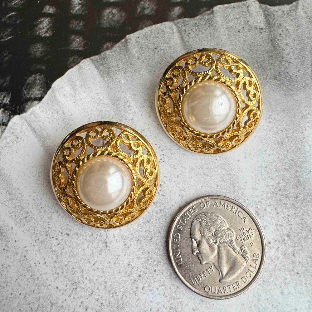 
                      
                        Vintage Gold Filigree & Pearl Earrings – Classic Elegance
                      
                    