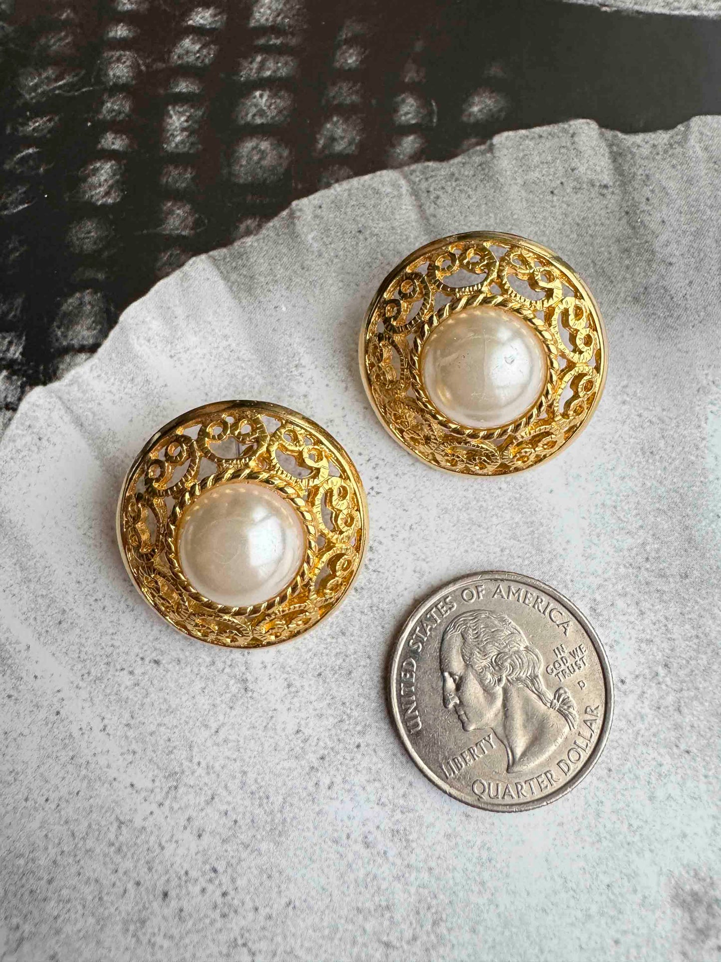 Vintage Gold Filigree & Pearl Earrings – Classic Elegance