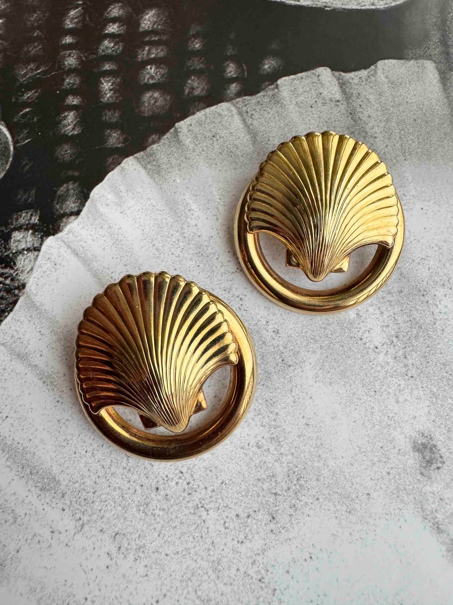 Vintage Gold Shell Earrings – Nautical Art Deco