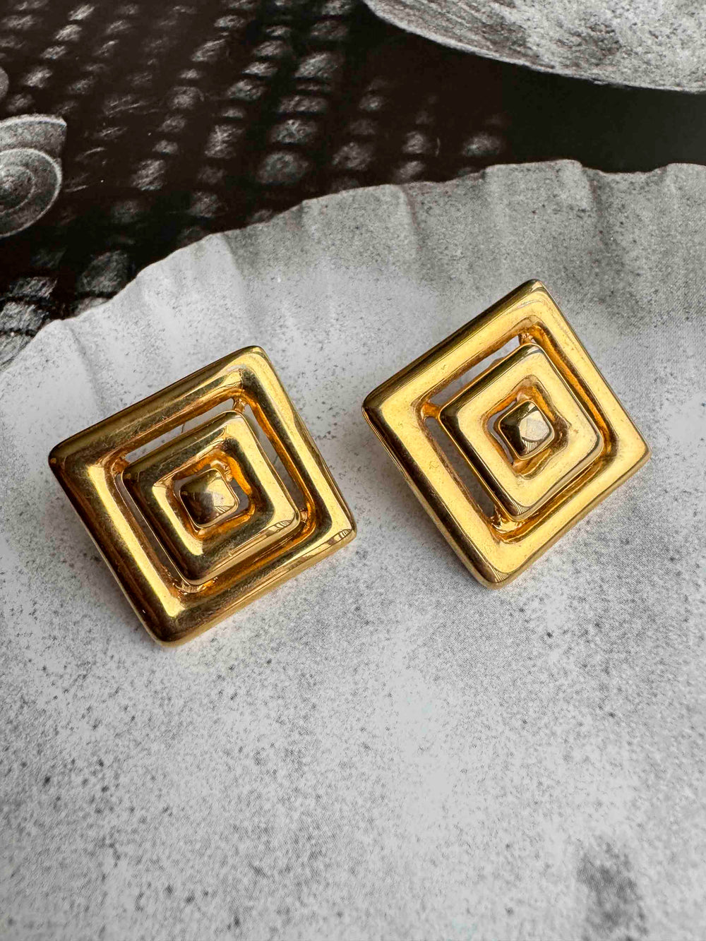 Vintage Gold Geometric Earrings – Bold 1980s Statement