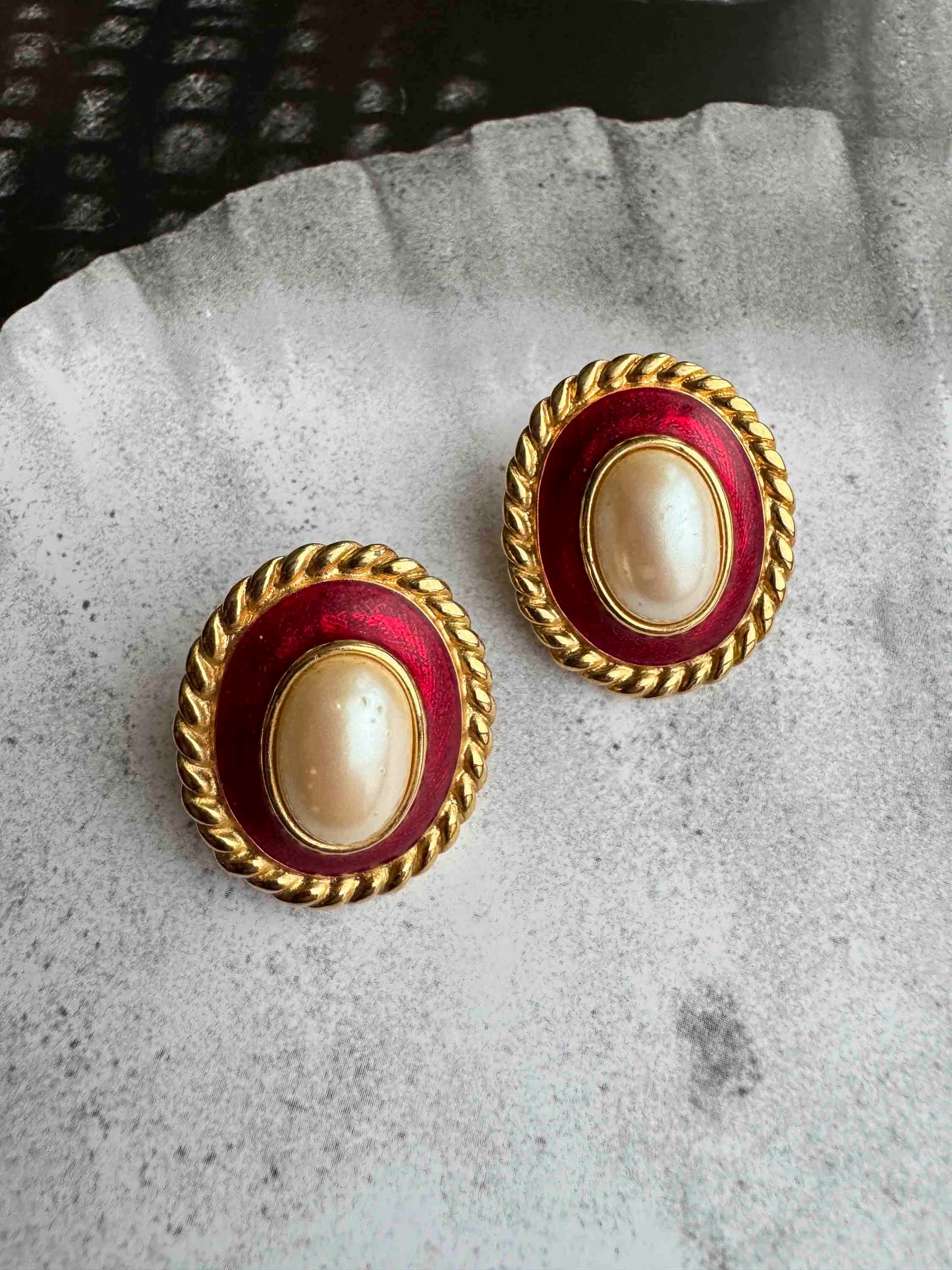 Vintage Red & Gold Cabochon Earrings – Royal Elegance