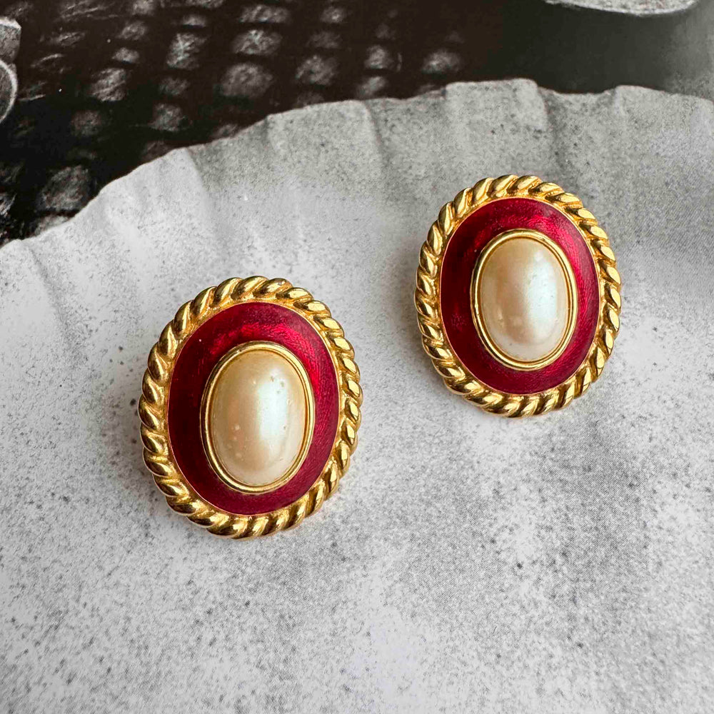 
                      
                        Vintage Red & Gold Cabochon Earrings – Royal Elegance
                      
                    