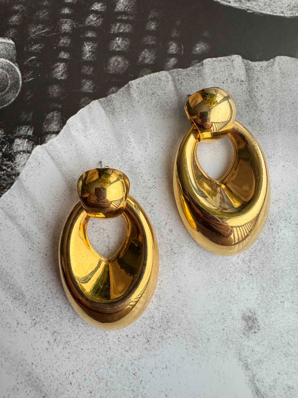 Vintage Gold Sculptural Drop Earrings – Bold 1980s Power Dressing