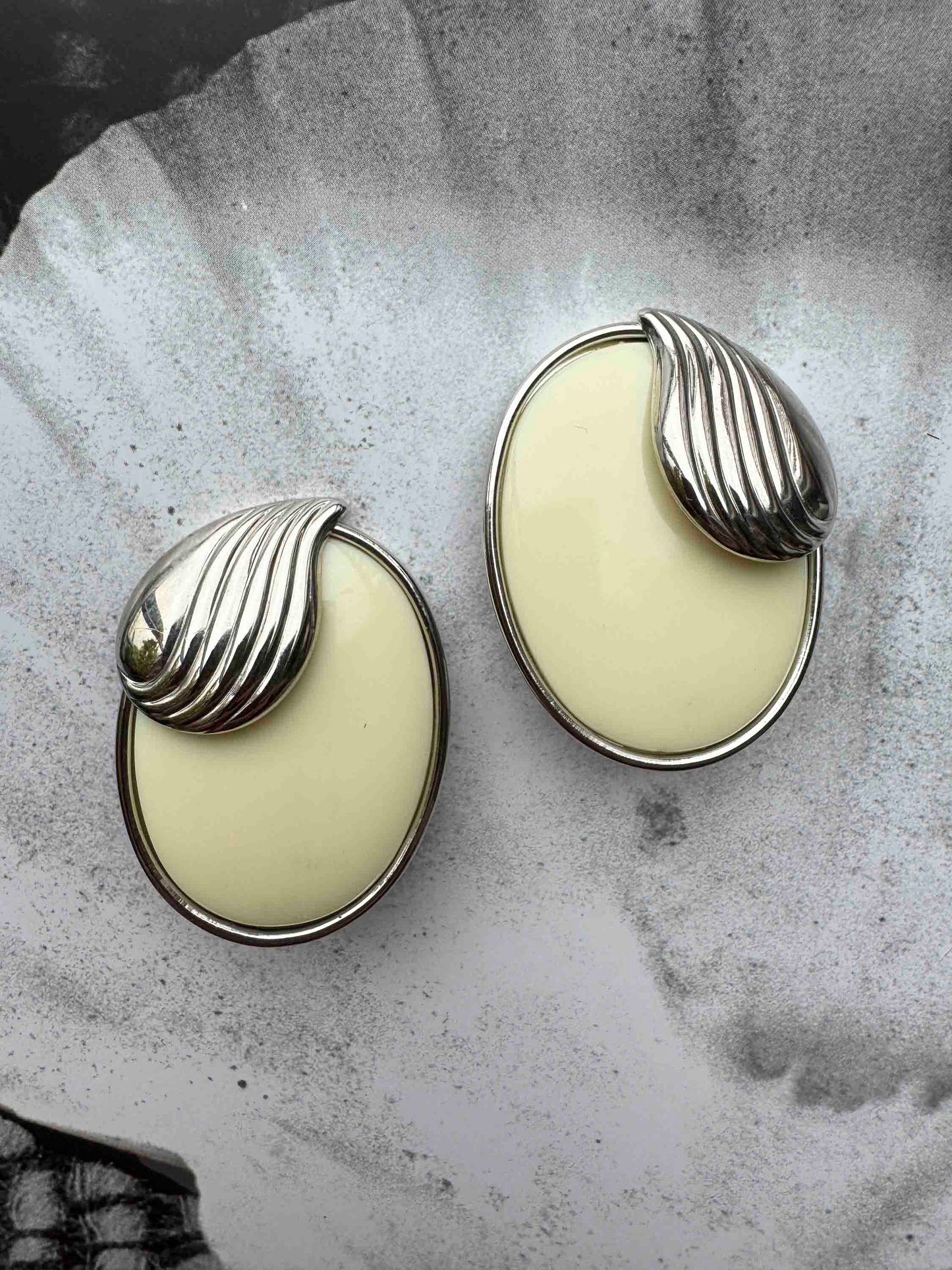 Vintage Ivory & Silver Clip-On Earrings – 1980s Sculptural Glam