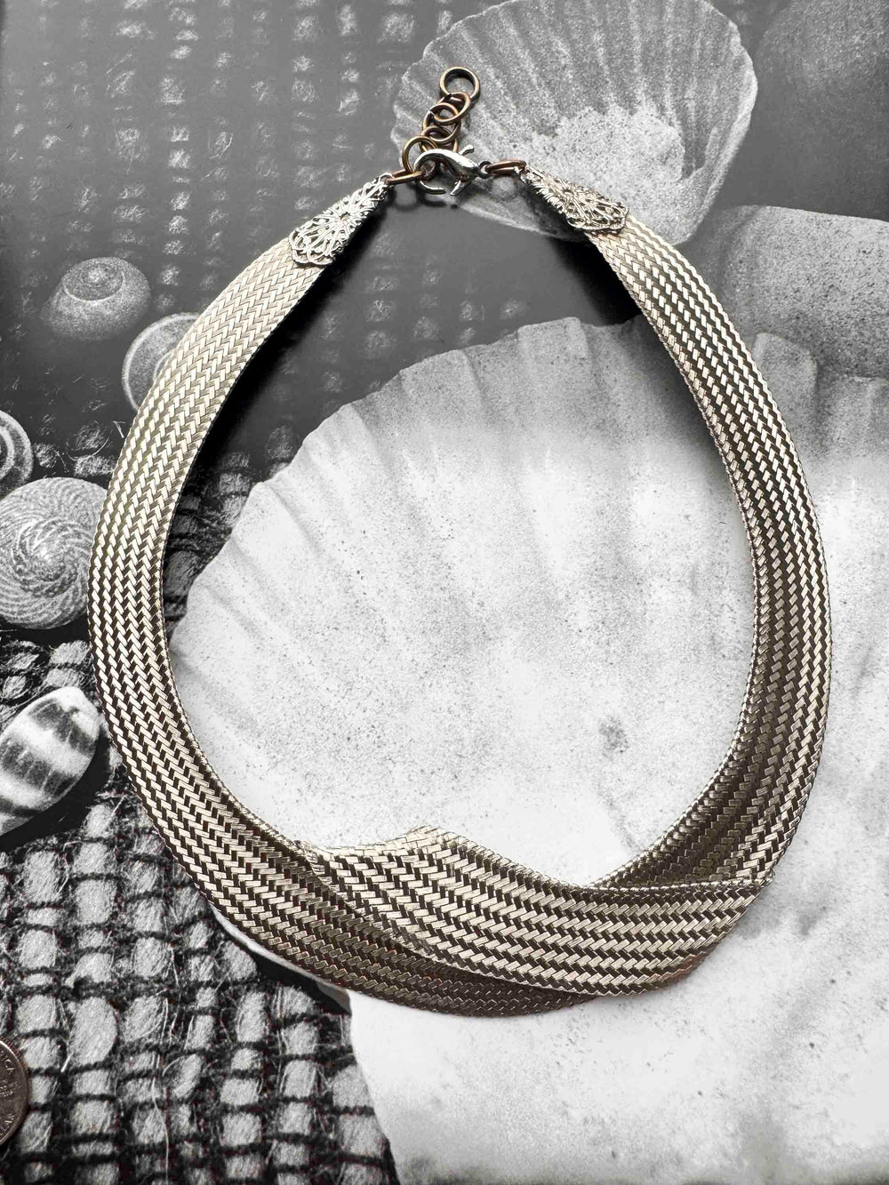 Vintage Woven Silver-Tone Collar Necklace – Statement Elegance