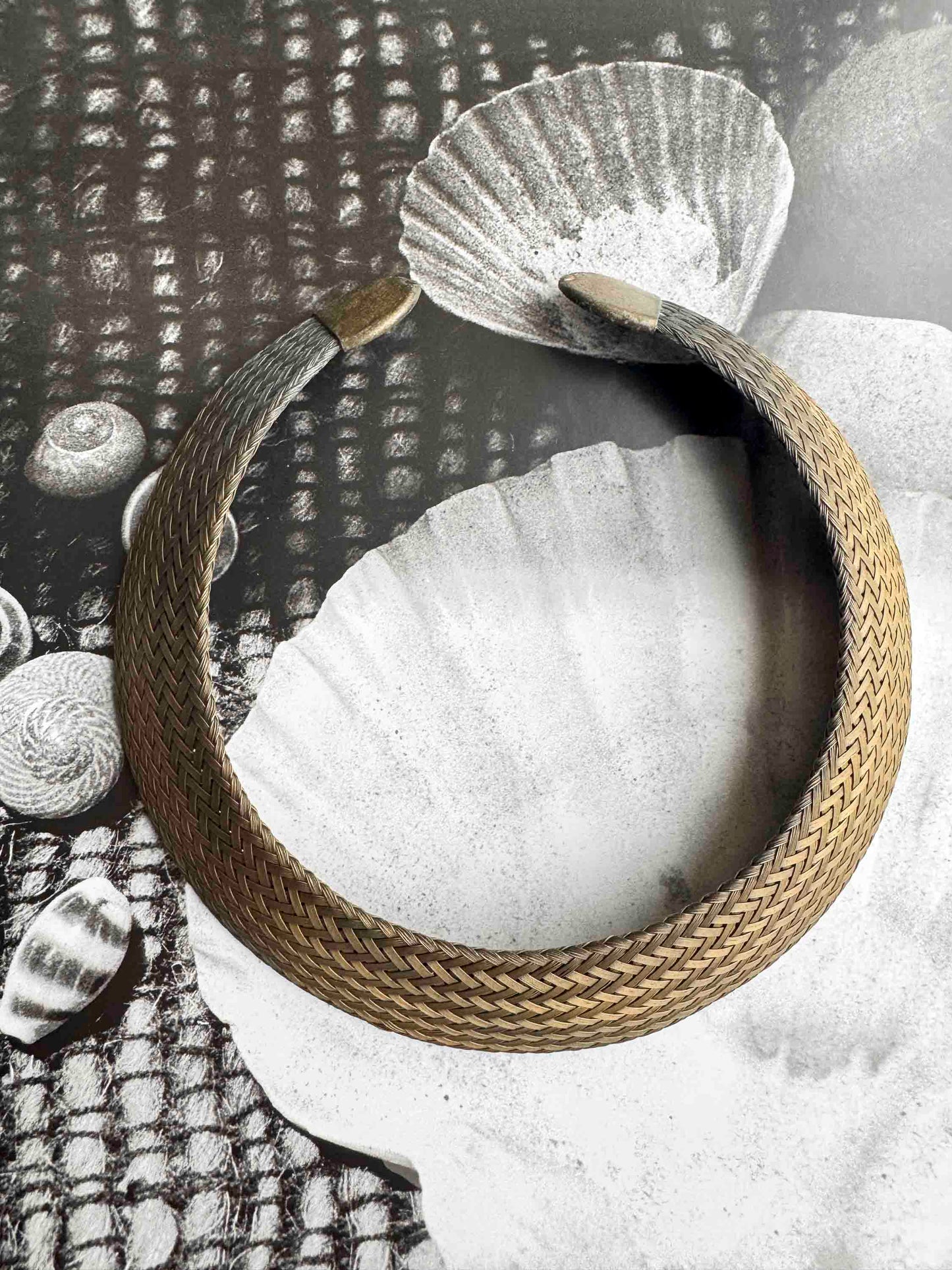 Vintage Woven Metal Collar Necklace – Timeless Bold Statement