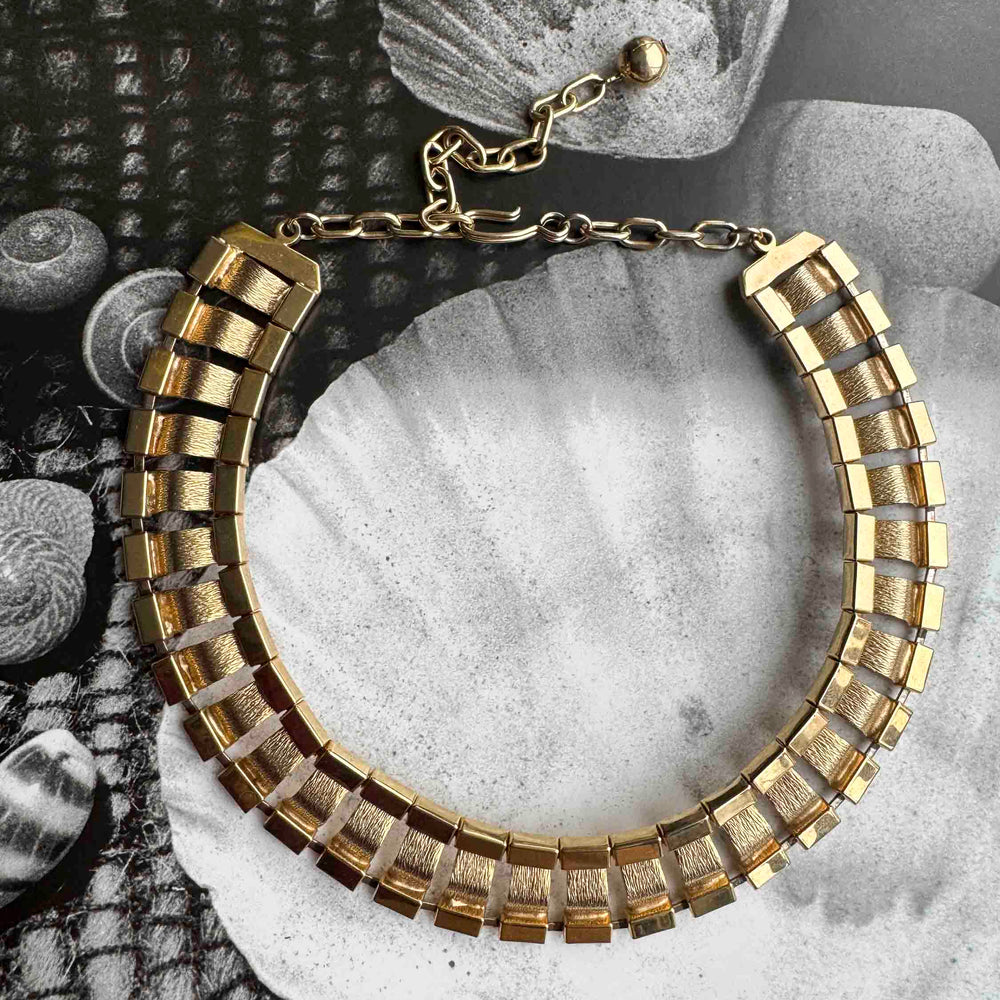 Vintage Gold Collar Necklace – Bold & Geometric