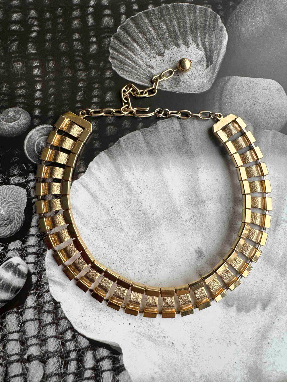 Vintage Gold Collar Necklace – Bold & Geometric