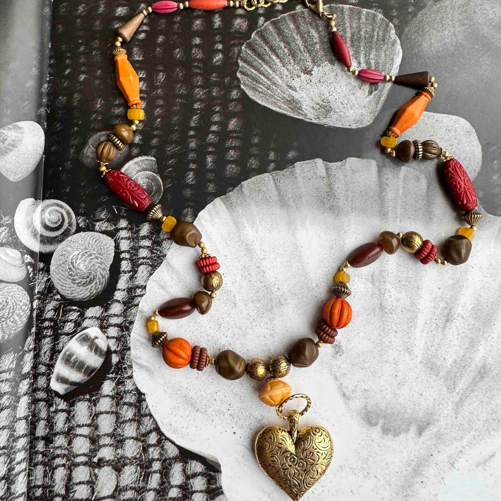 
                      
                        Vintage Bohemian Beaded Heart Pendant Necklace
                      
                    