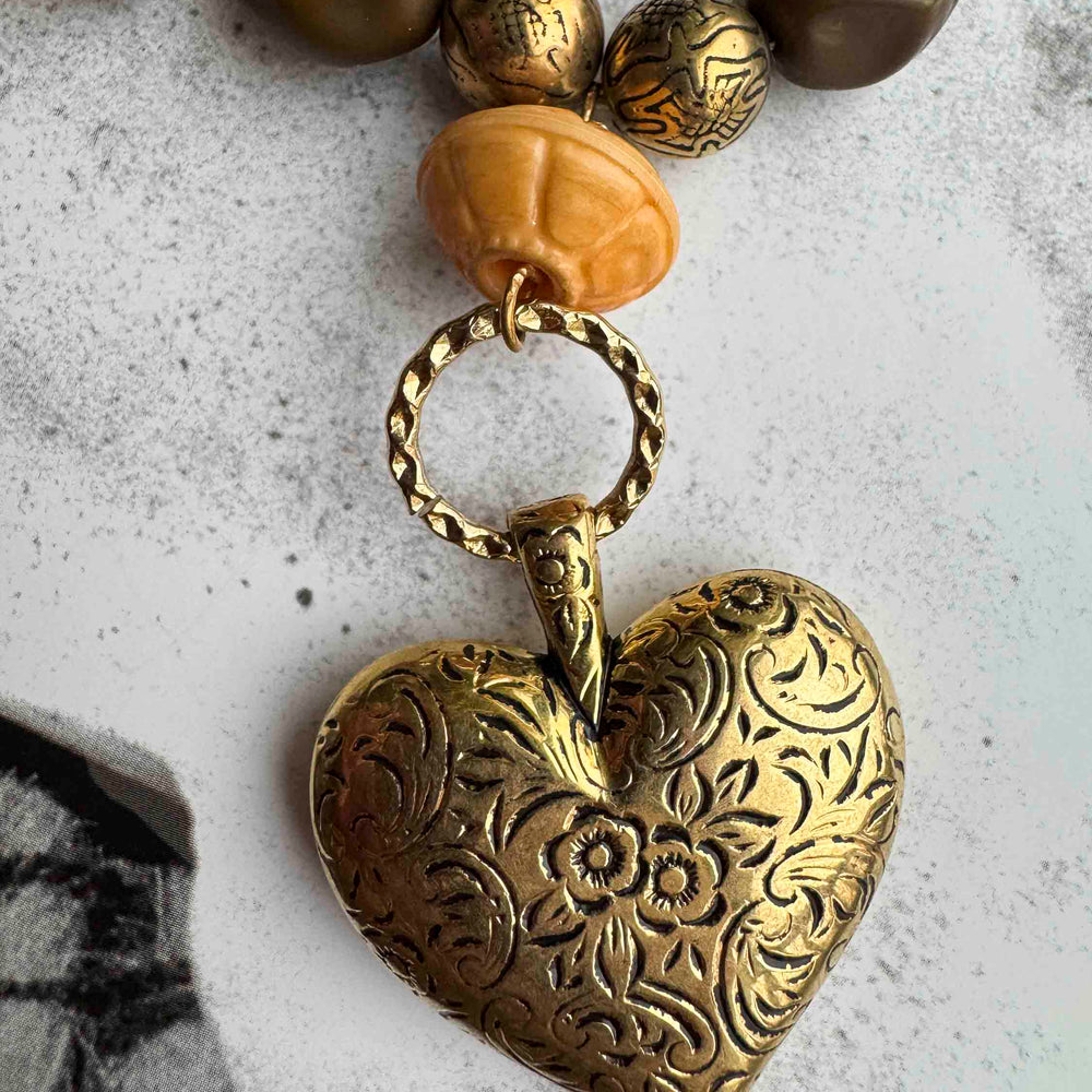 
                      
                        Vintage Bohemian Beaded Heart Pendant Necklace
                      
                    