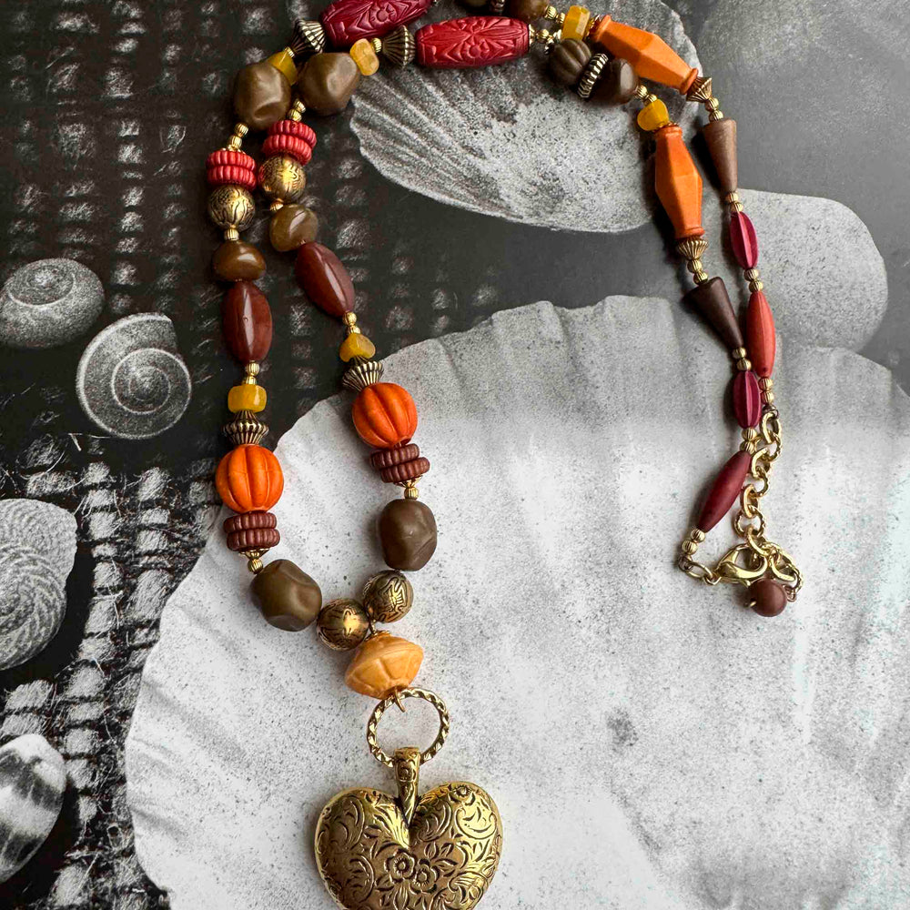 
                      
                        Vintage Bohemian Beaded Heart Pendant Necklace
                      
                    