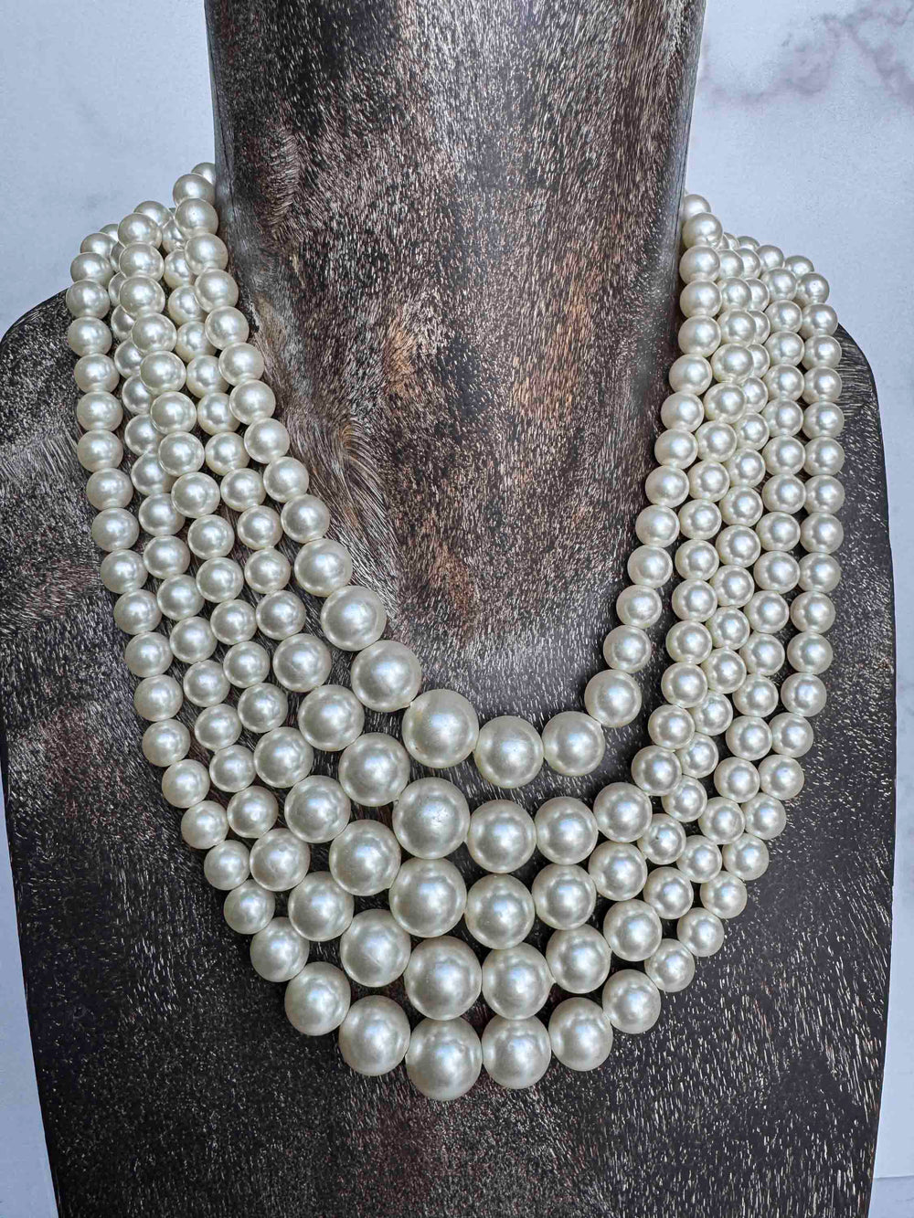 Vintage Multi-Strand Pearl Necklace – Classic Hollywood Glam