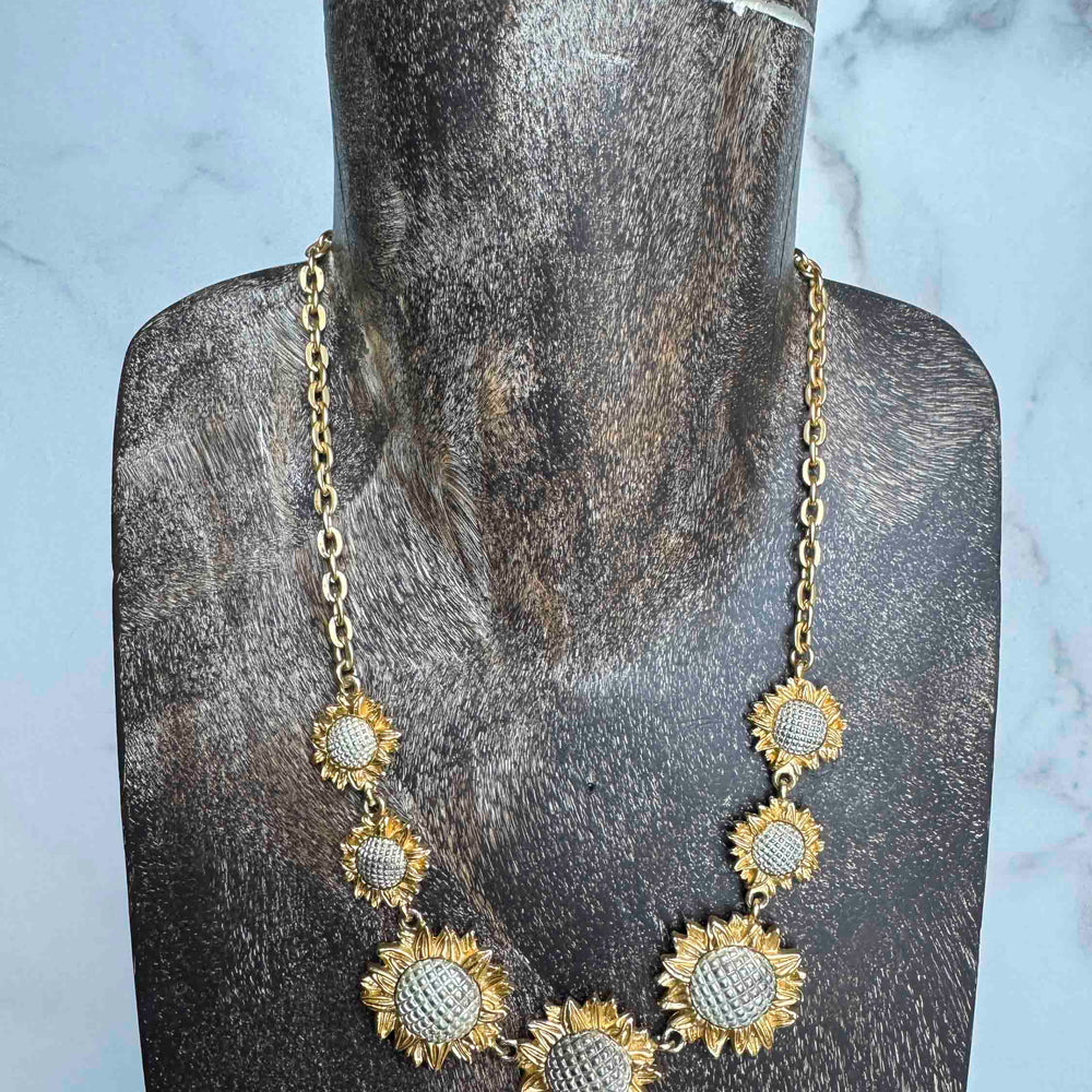 
                      
                        Vintage Sunflower Statement Necklace – Golden Bloom
                      
                    