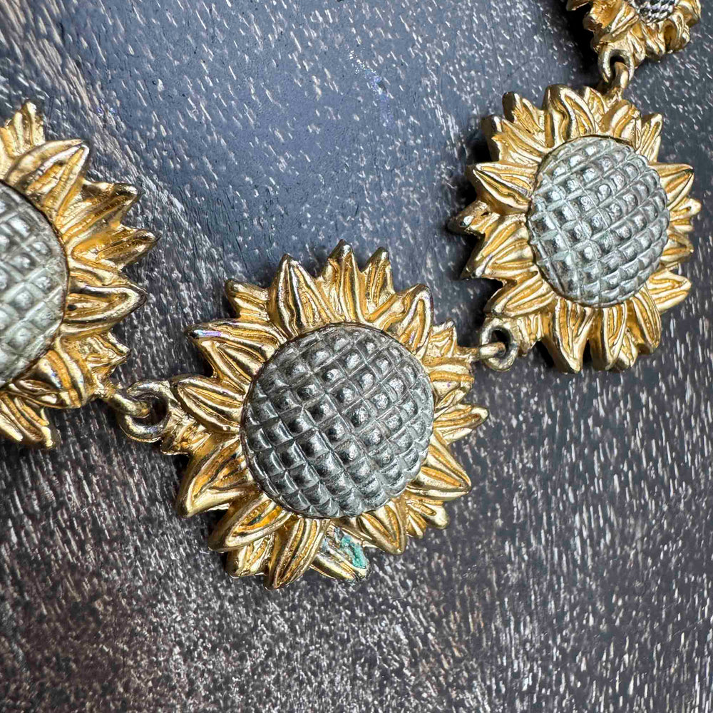 
                      
                        Vintage Sunflower Statement Necklace – Golden Bloom
                      
                    