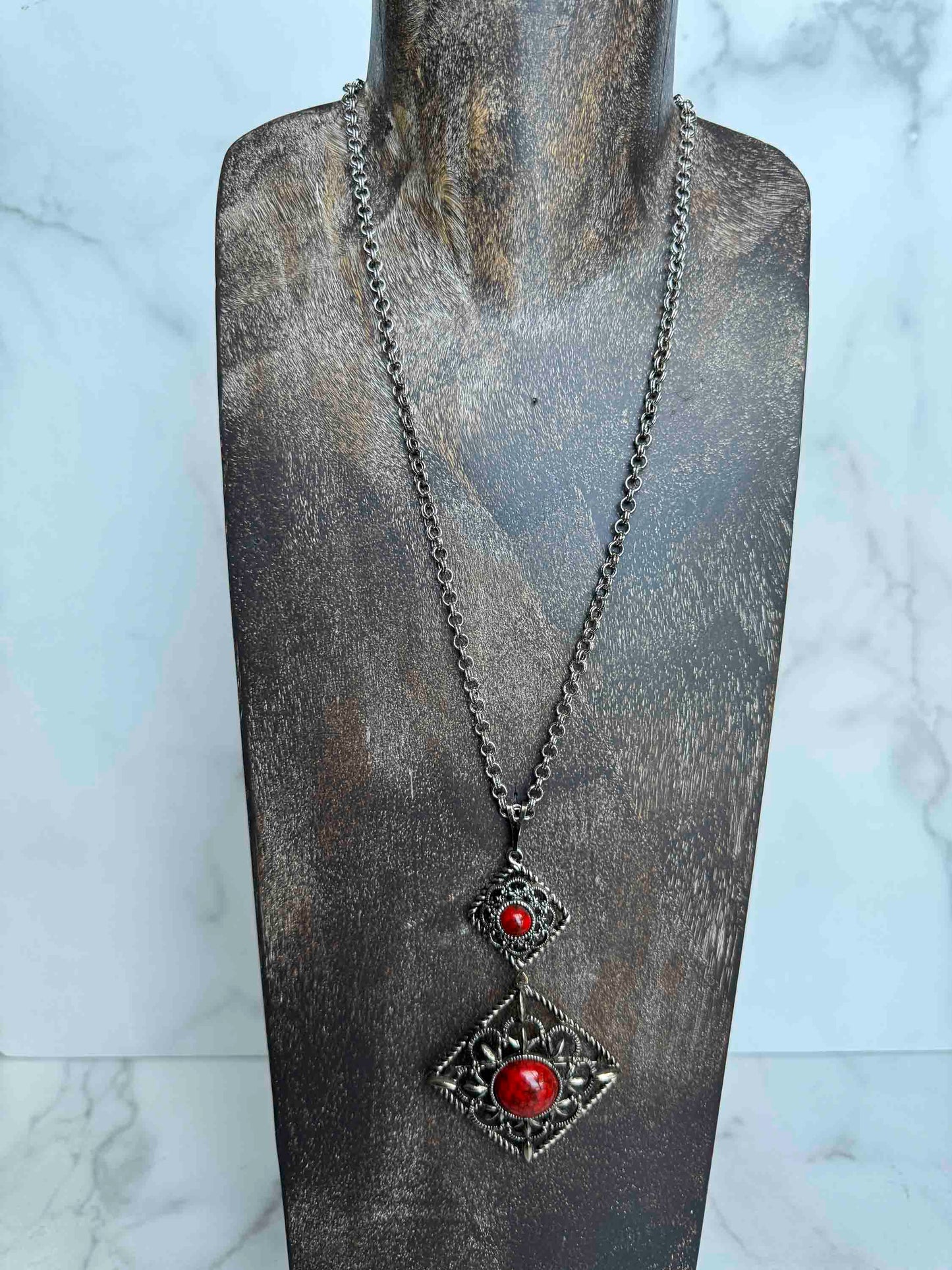 Vintage Silver-Tone Filigree Pendant Necklace with Red Stones