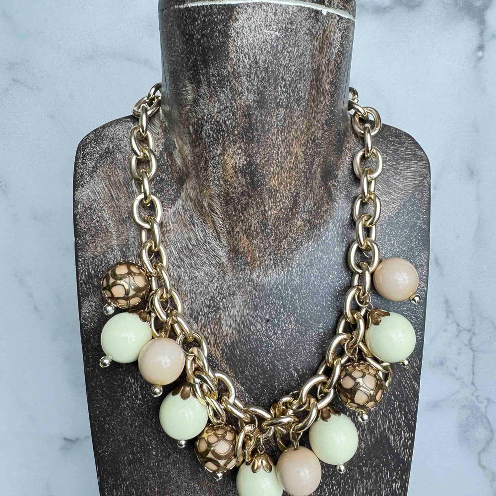 
                      
                        Vintage Chunky Gold Chain Bauble Necklace
                      
                    